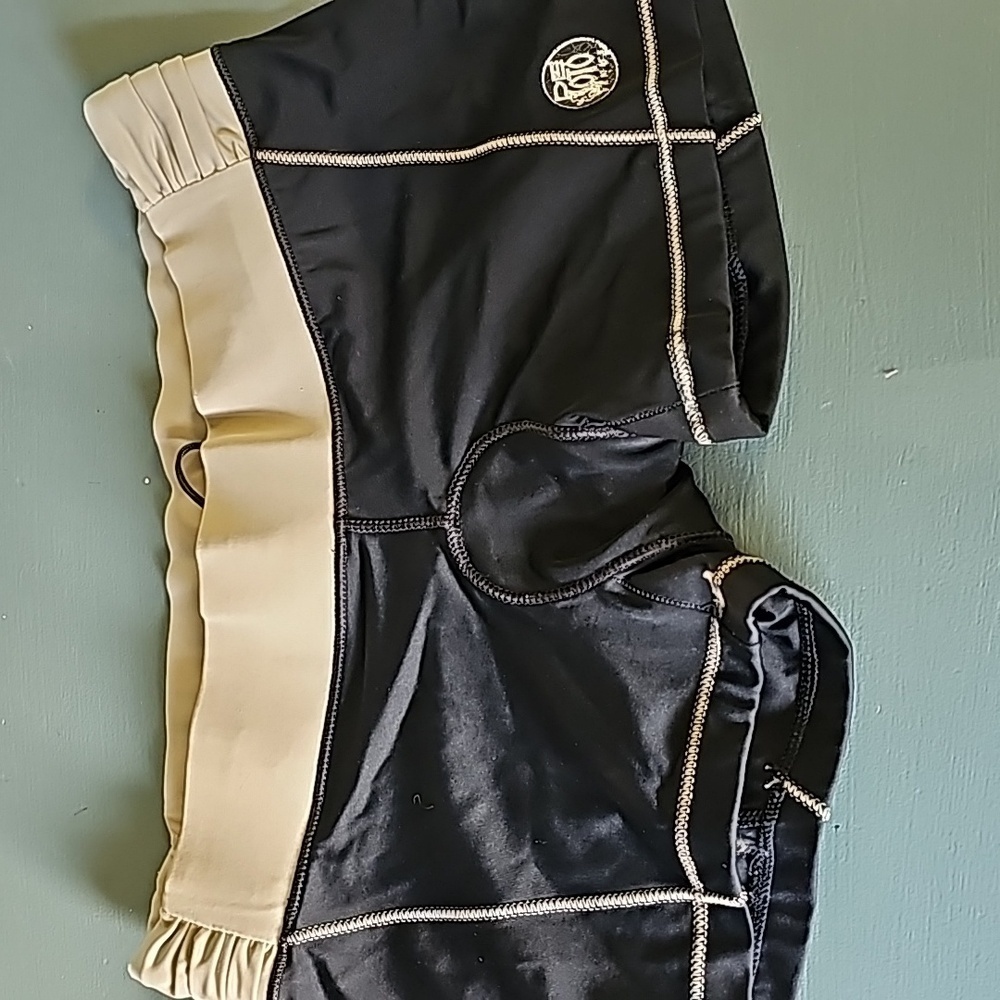 De Soto women's short, short triathlon shorts. Black and tan. SIZE SMALL‎